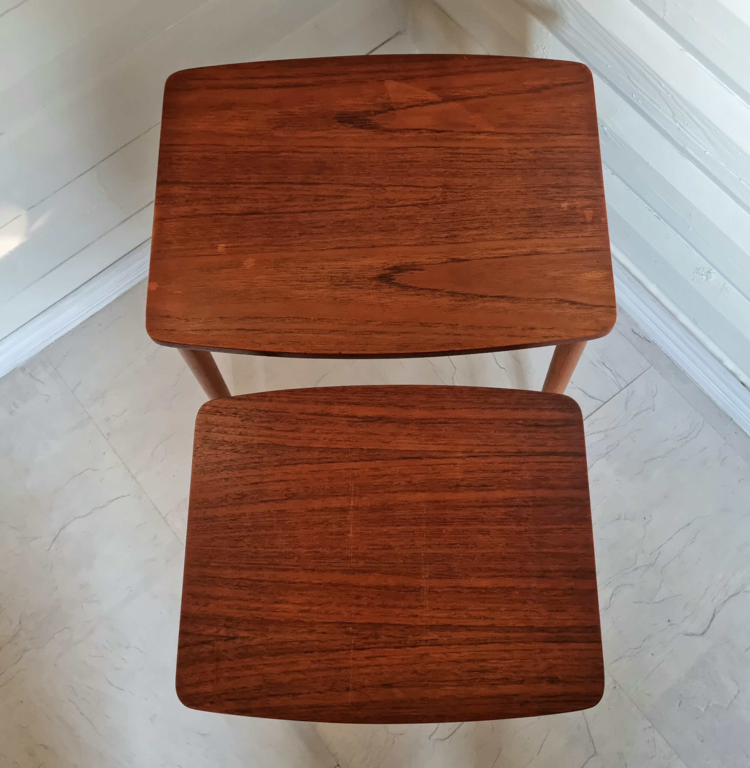 Flotte retro indskudsborde i teak