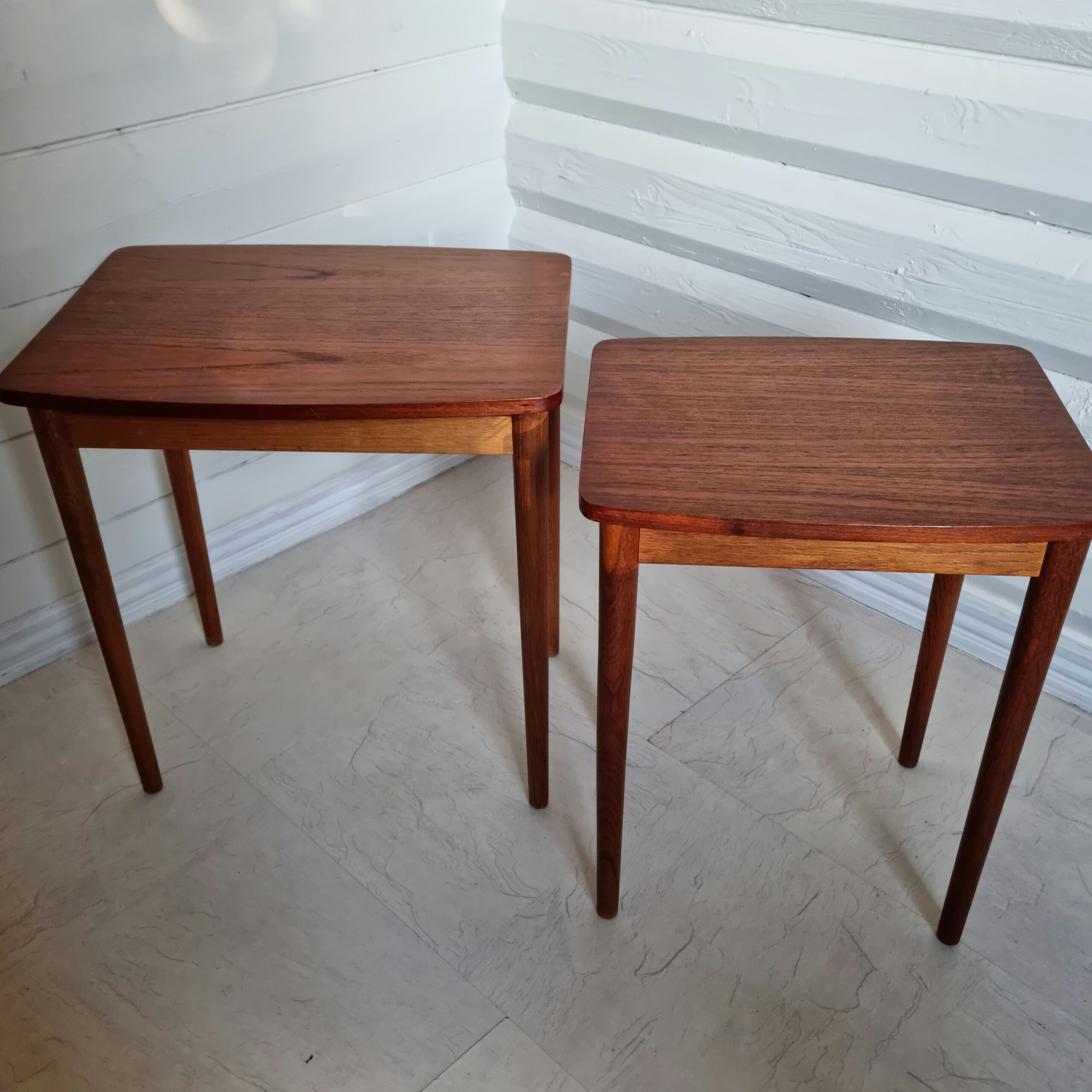 Flotte retro indskudsborde i teak