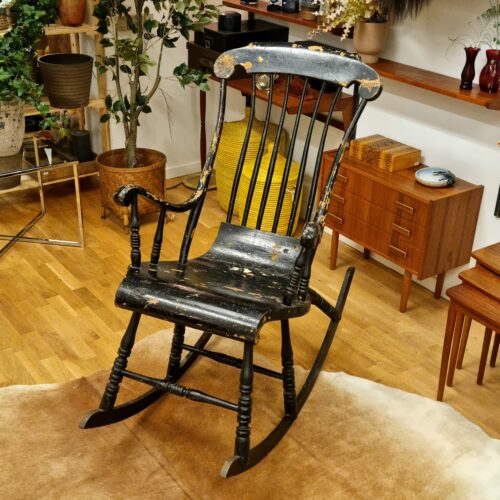 Flot antik svensk gyngestol i rigtig fin stand