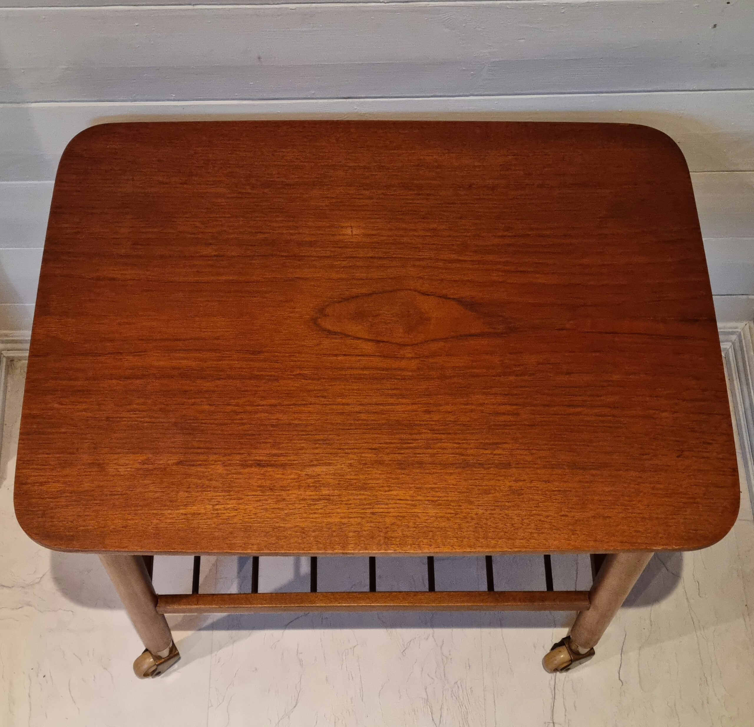 Flot retro teak TV.- bord