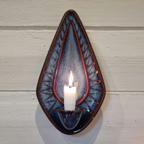 Søholm vægstage i smuk blå glasur