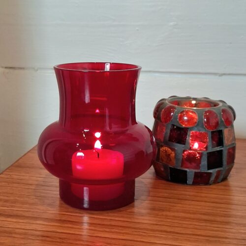 Fint Hyacintglas i smukt rødt blæst glas