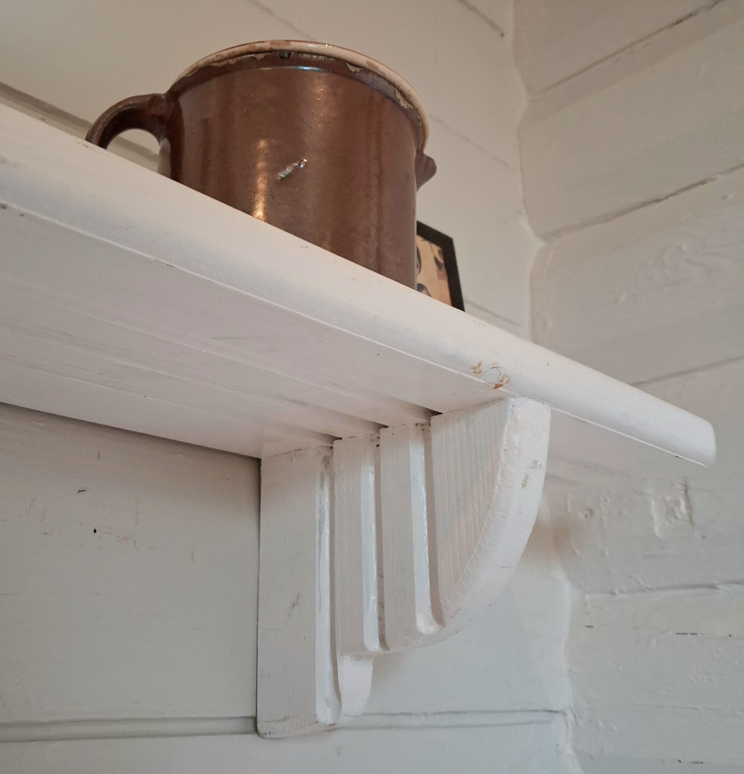 Robust og flot gammel hylde