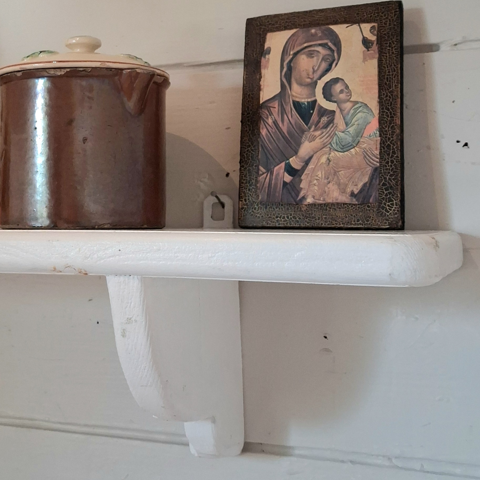 Robust og flot gammel hylde