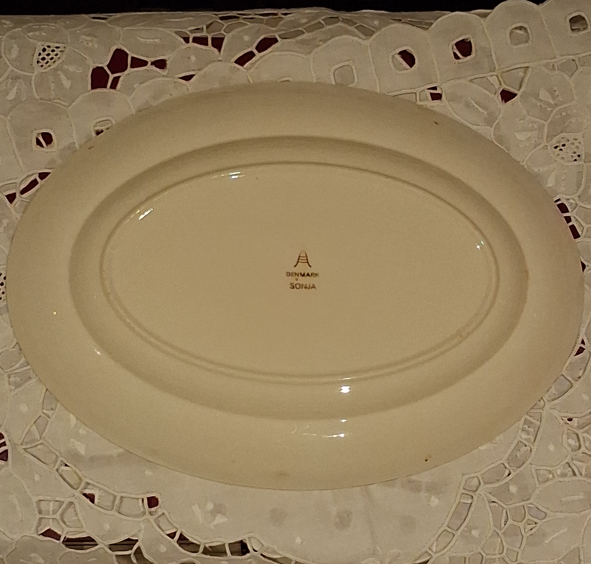 Smukt Aluminia Sonja ovalt fad