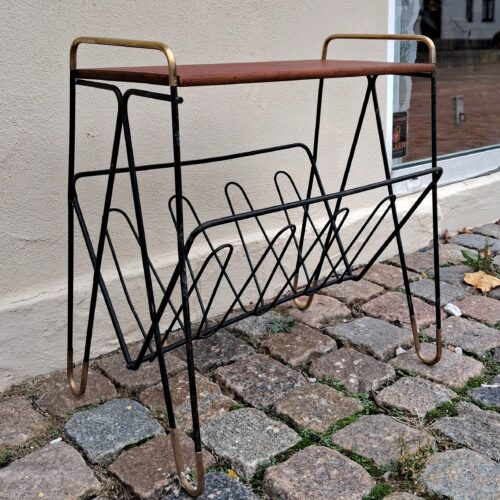 Flot retro magasin holder med messing og teak hylde