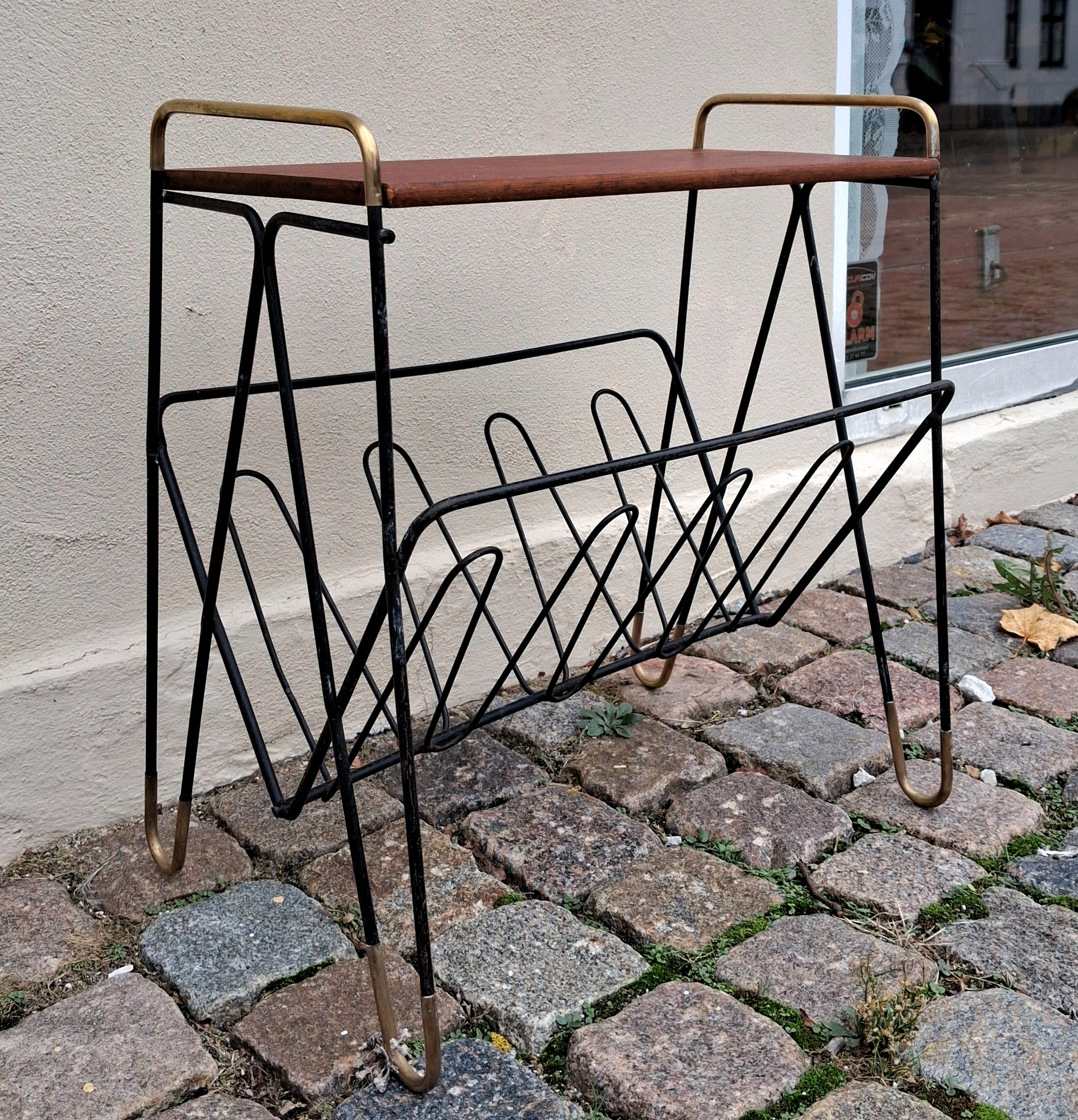 Flot retro magasin holder med messing