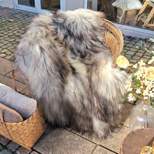 Meleret langhåret lammeskind – lækkert stort