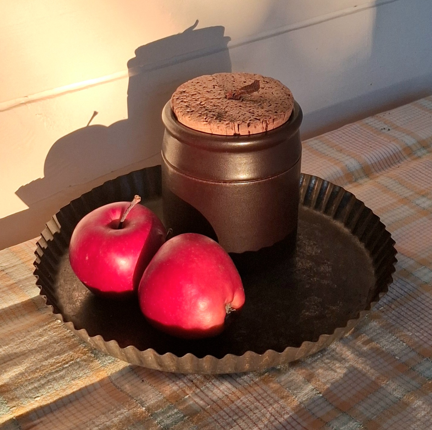 Fin gammel tærteform med patina