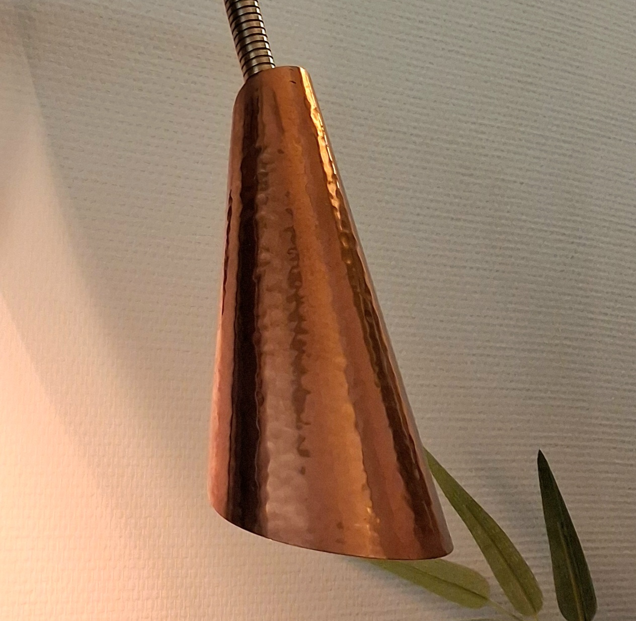 Flot retro væglampet i messing og kobber