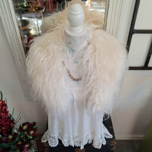 Lækker lammeskinds pelskrave – hvid langhåret