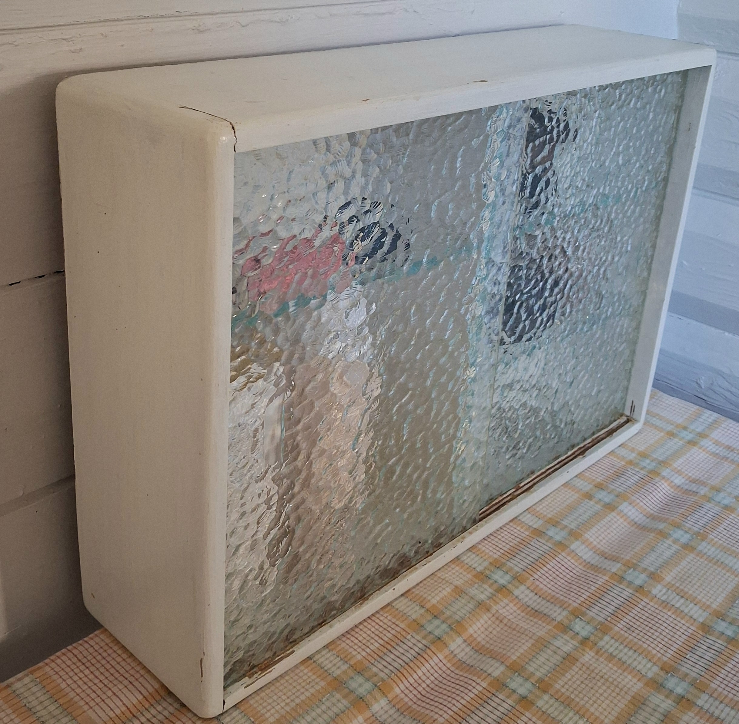 Flot retro medicinskab