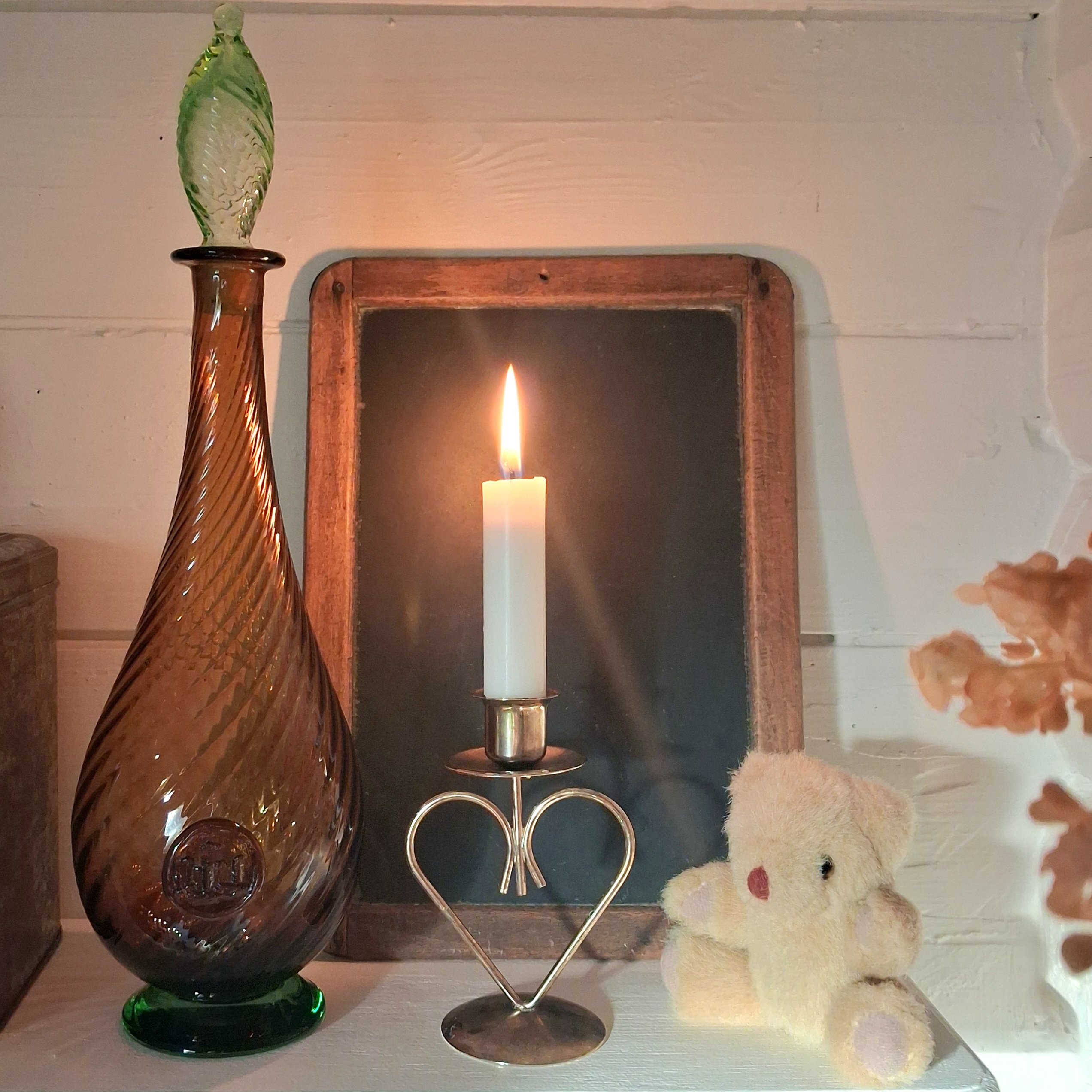 Sød hjerteformet messing stage på fod