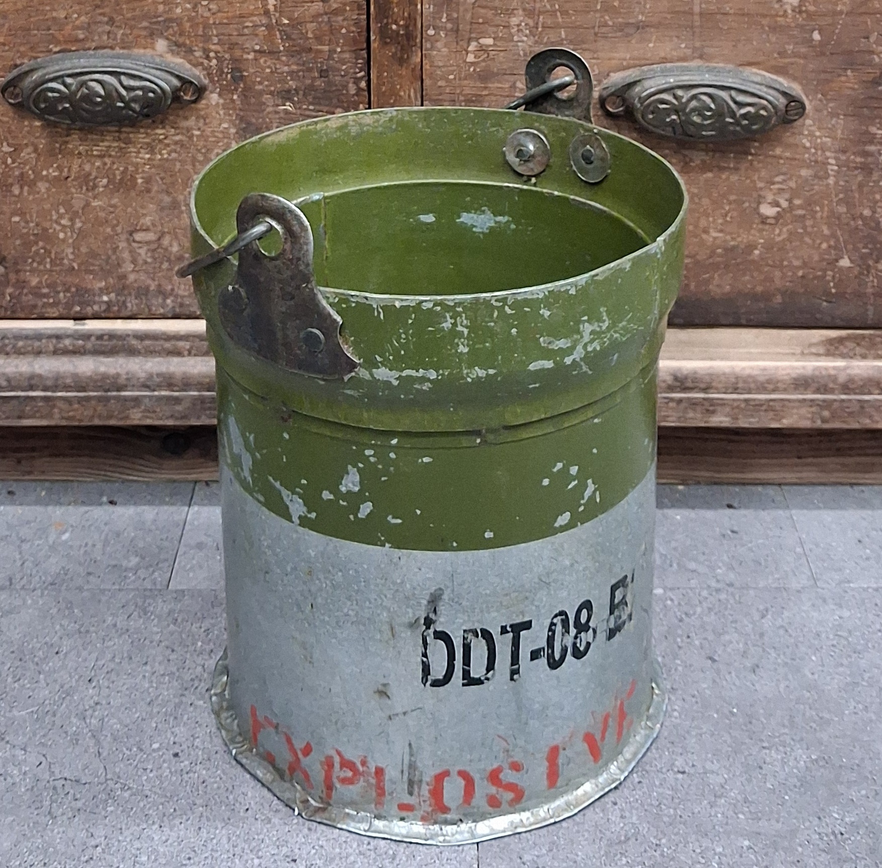 Flot rustik jernspand med hank - recycled