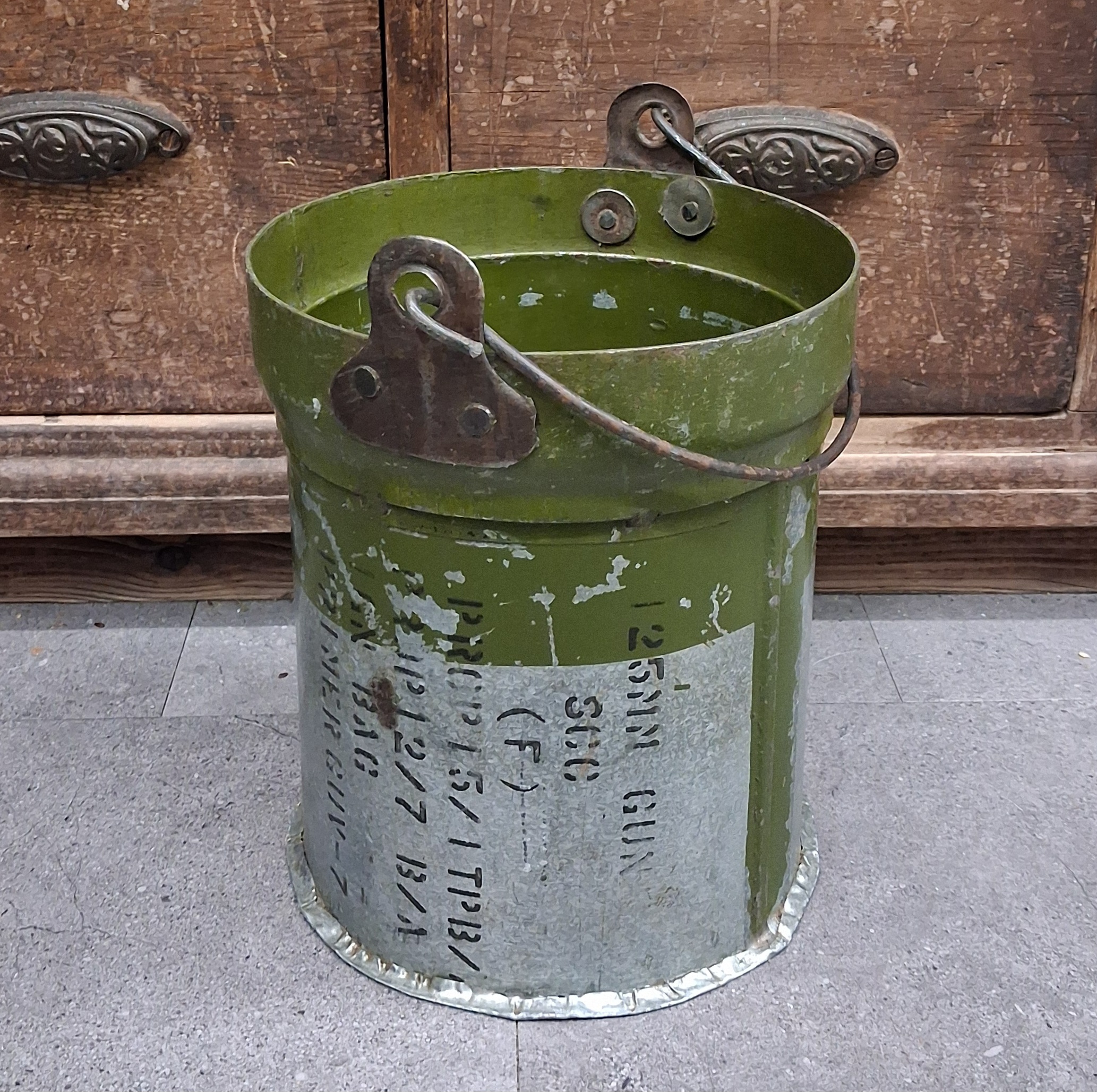 Flot rustik jernspand med hank - recycled