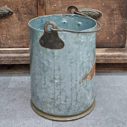 Flot rustik jernspand med hank – recycled