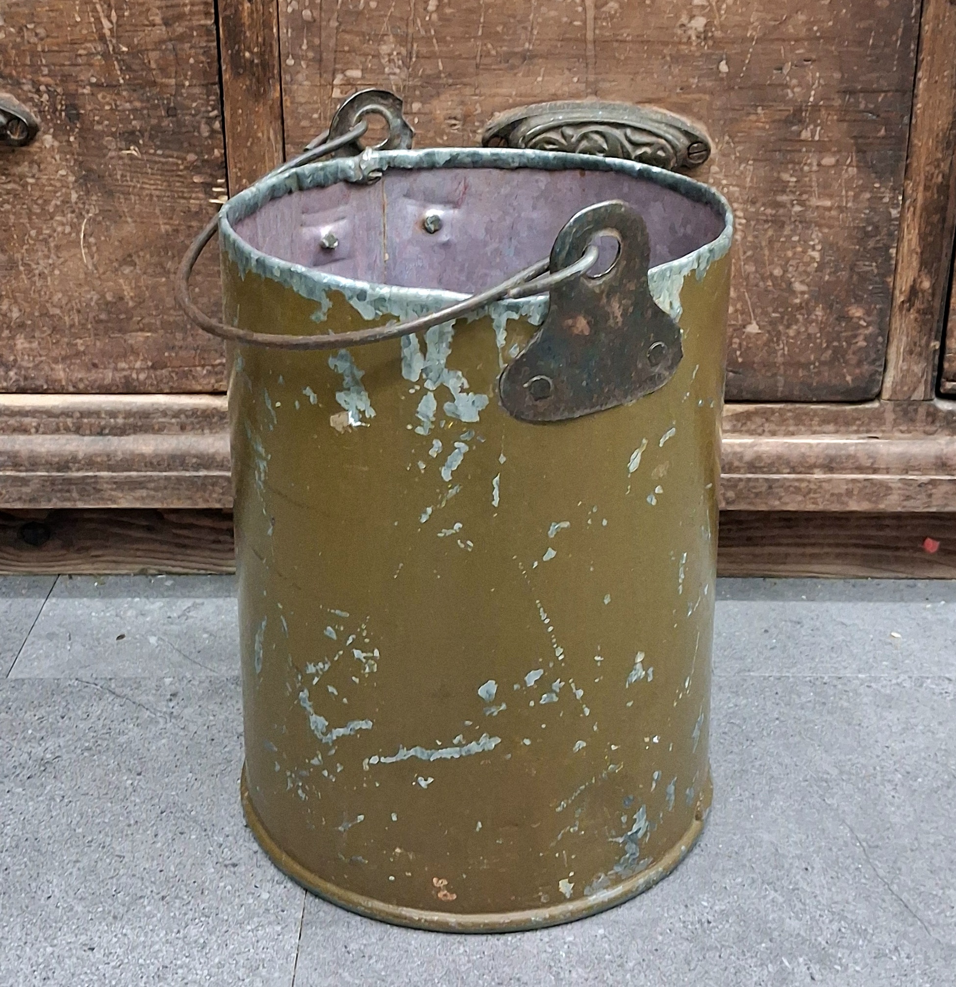 Flot rustik jernspand med hank - recycled