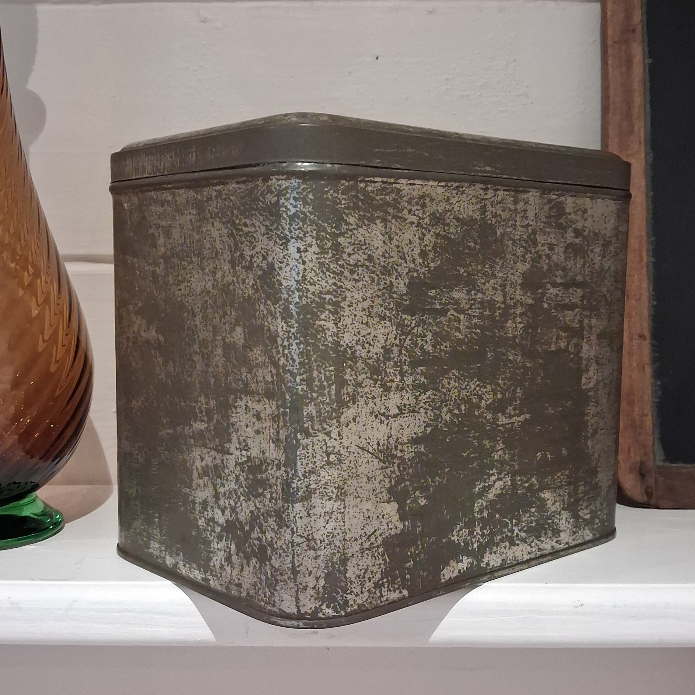 Stor flot rustik dåse