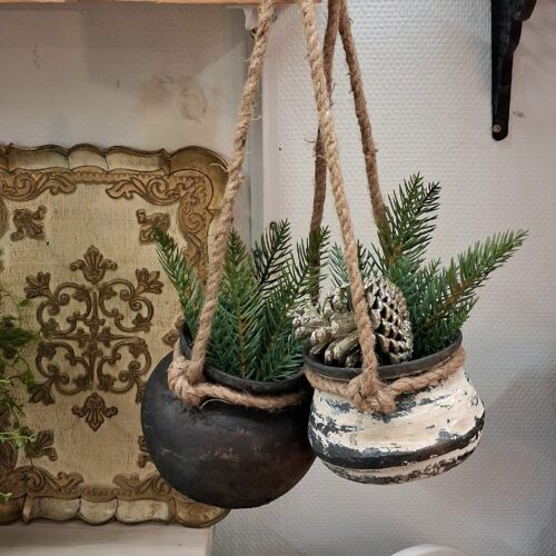 Rustik lerpotte med reb til ophæng