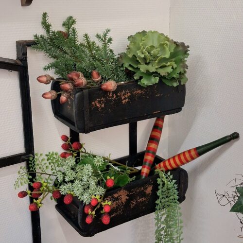 Flot væg reol af gamle murstensforme – med 2 stk.