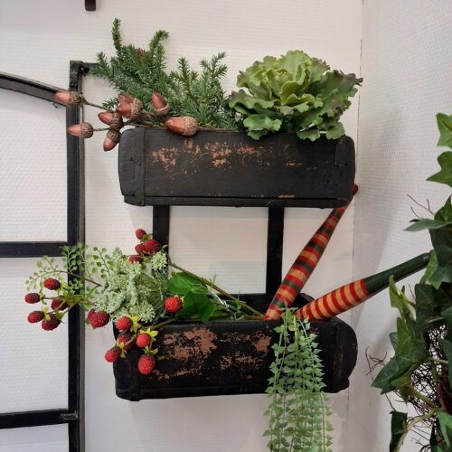 Flot væg reol af gamle murstensforme – med 2 stk.