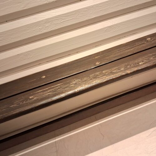 Flot og solid gammel bænk – fint patineret