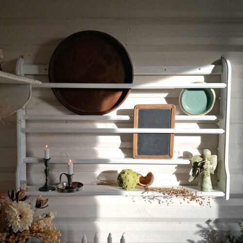 Flot stor hvid tallerkenrække i fin stand