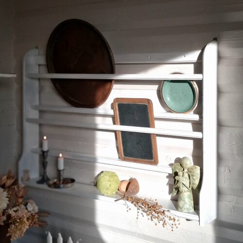 Flot stor hvid tallerkenrække i fin stand