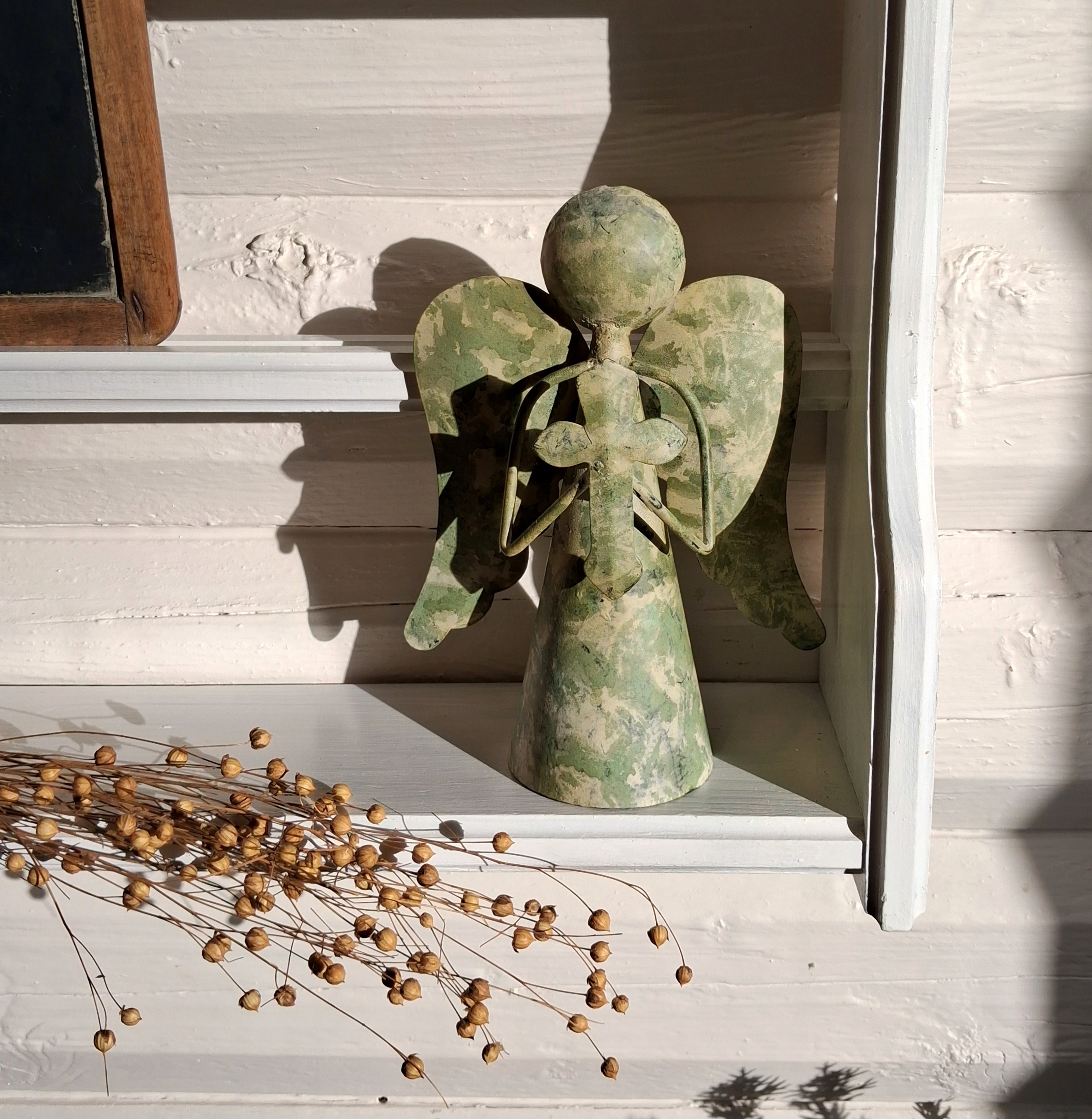 Engel i recycled metal - flot pastelgrøn