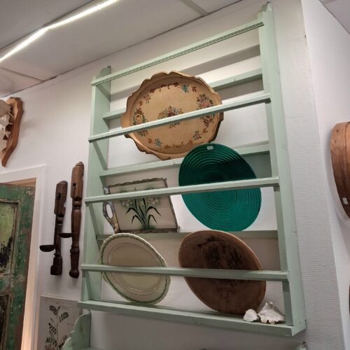 Flot stor pastelgrøn tallerkenrække i fin stand