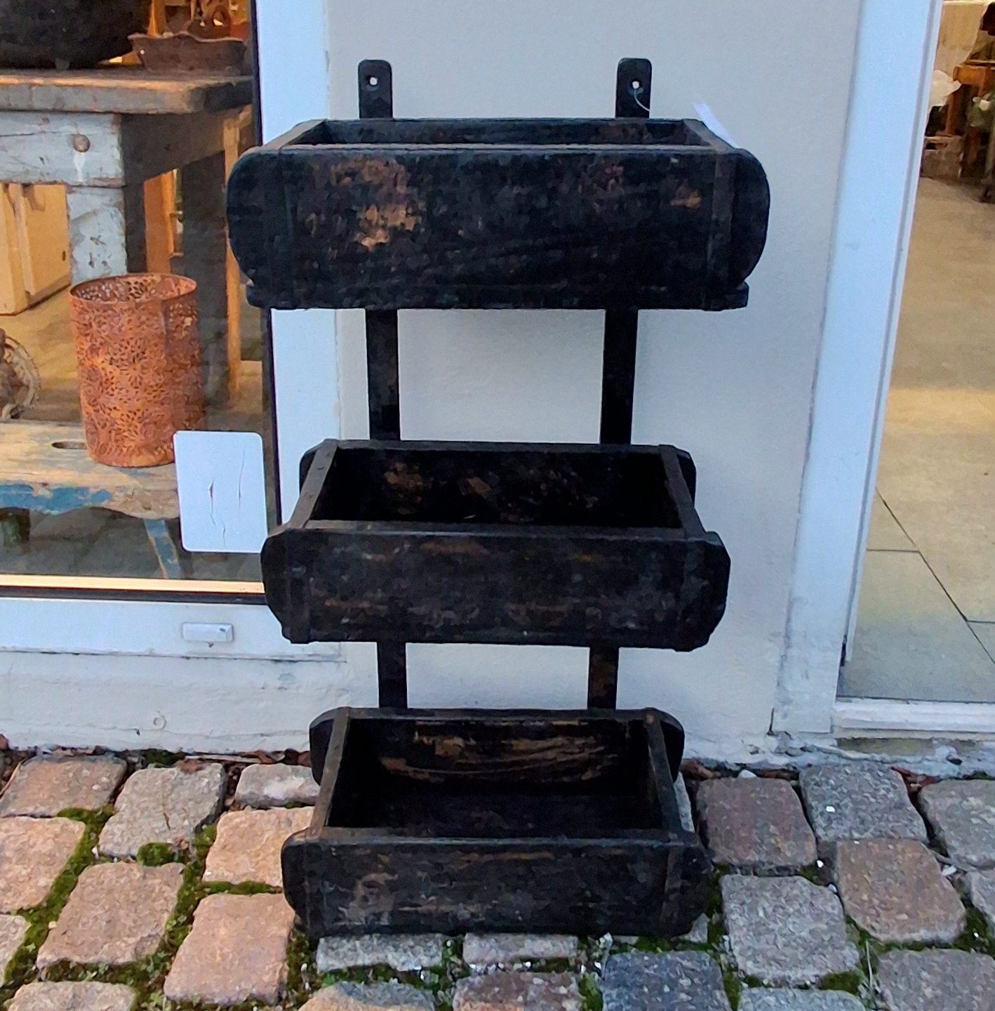 Flot væg reol af gamle murstensforme - 3 stk.