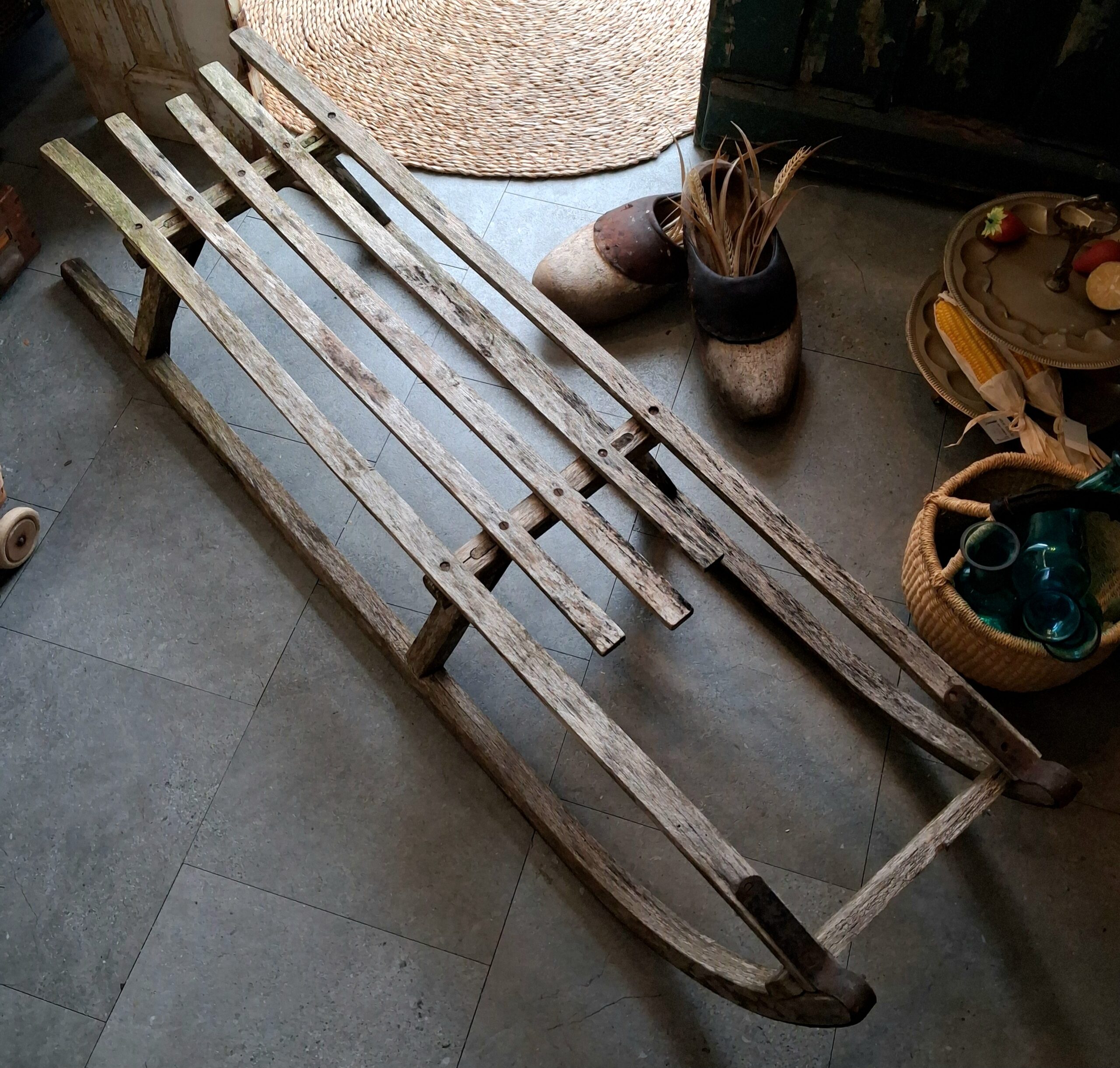 Stor gammel slæde med Skøn patina