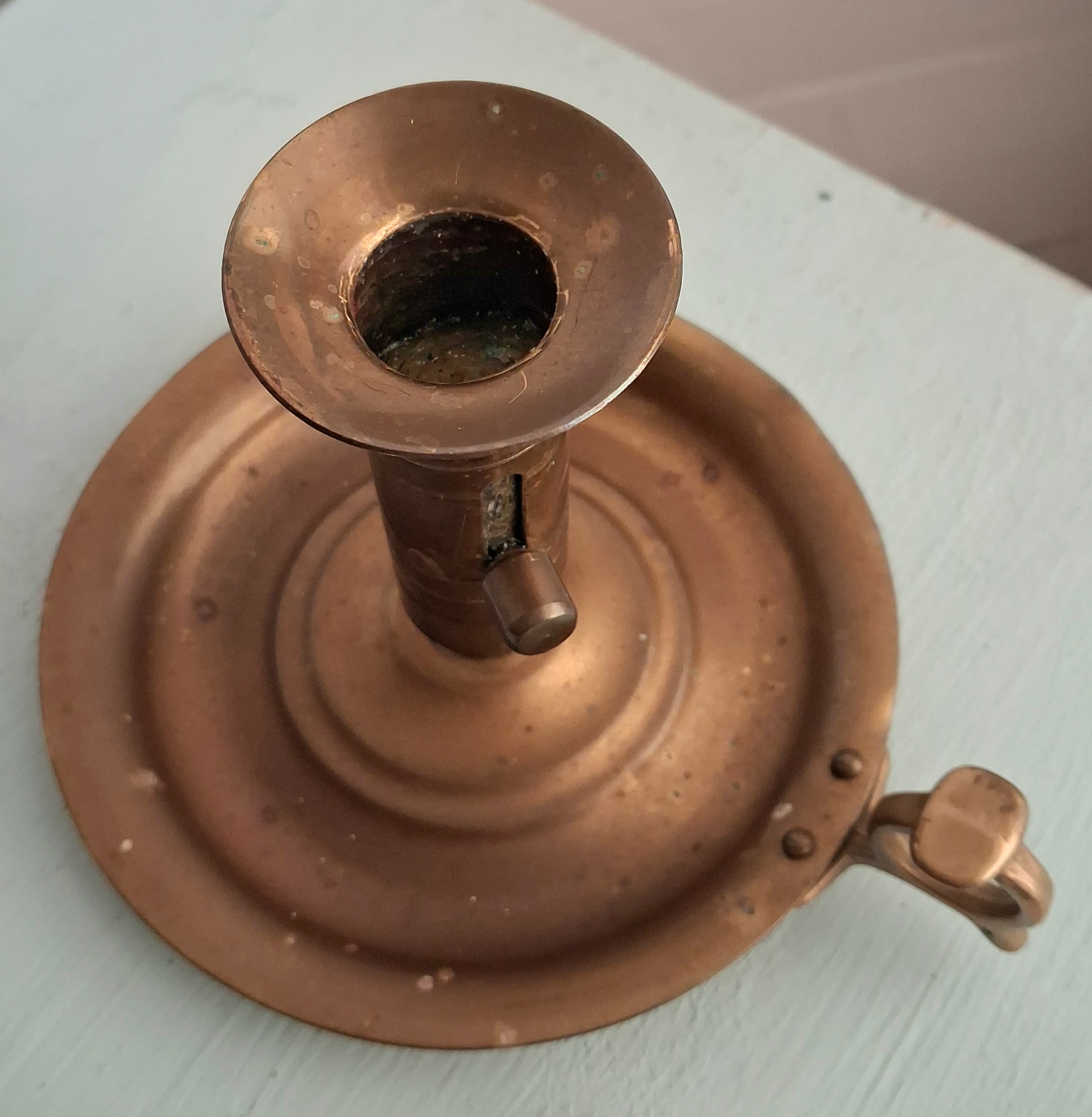 Gammel kammerstage i messing med hejs