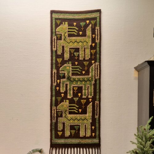 Flot retro vægtæppe i smukke farver med frynser