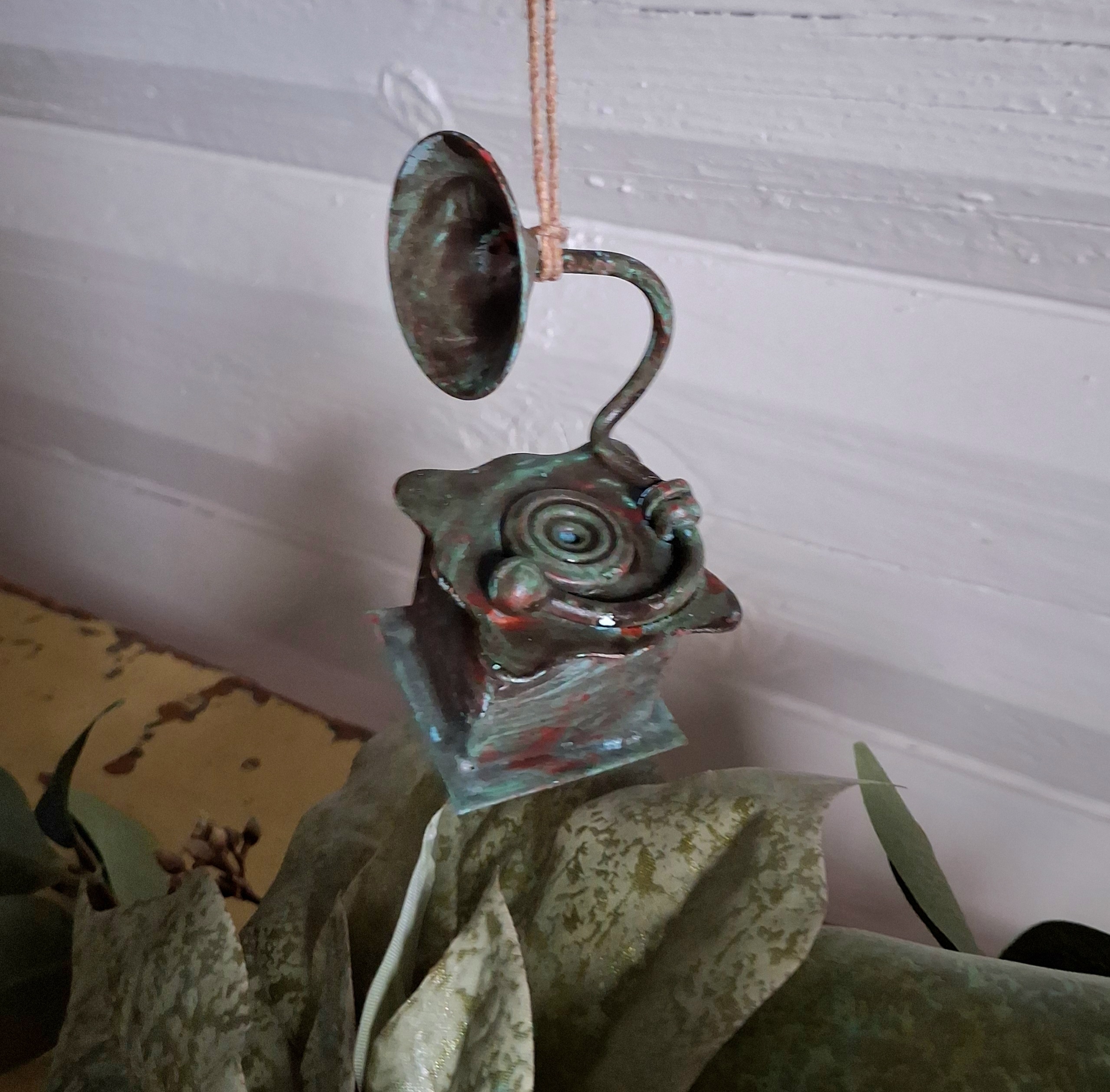 Rustik julepynt - Grammofon - recycled jern