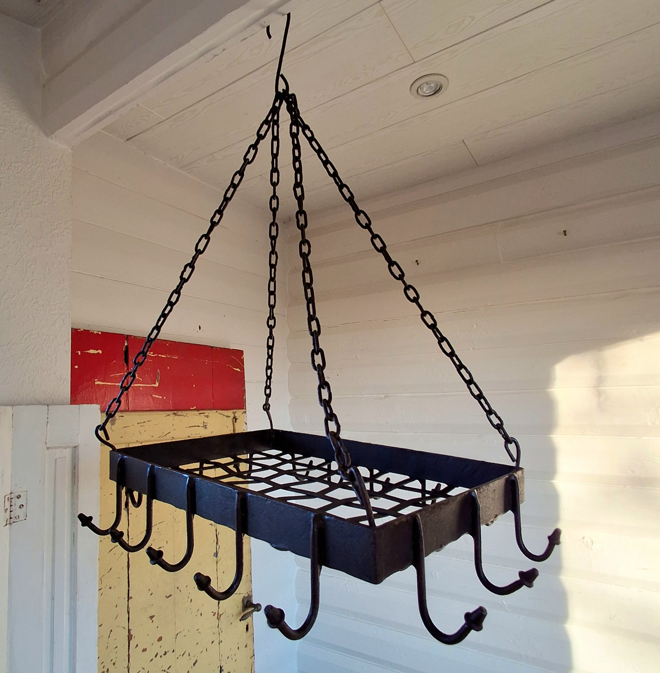 Rustikt jern ophæng til loftet