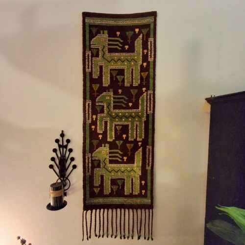 Flot retro vægtæppe i smukke farver med frynser