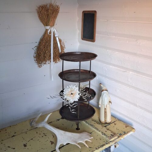 Flot rustik opsats i jern – recycled i 4 etager