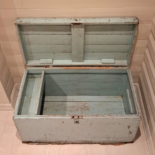 Antik høkasse med flot afskalning