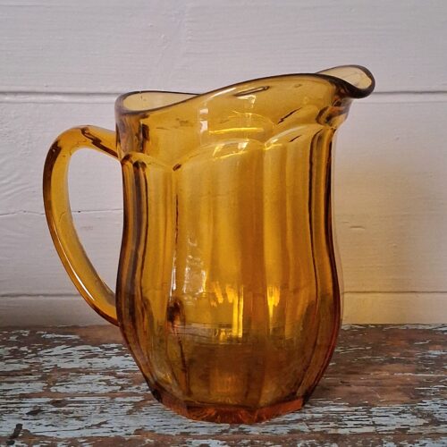 Smuk ravfarvet glas kande