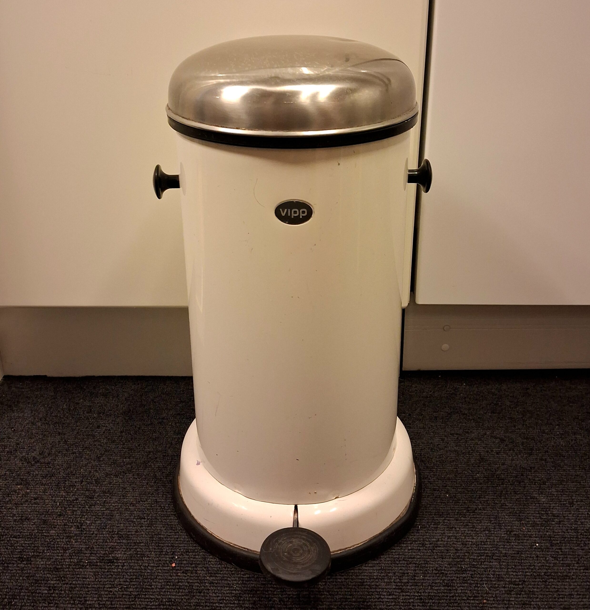 Vippe hvid retro pedal spand