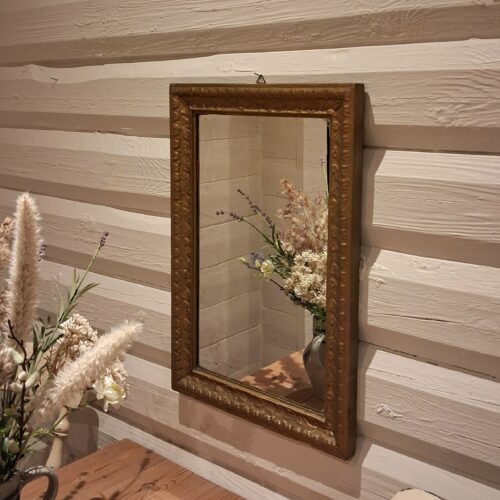 Fint spejl med antikguld ramme – i flot stand