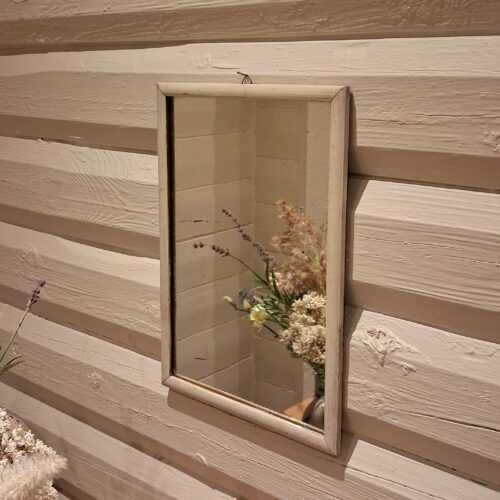 Lille hvidmalet spejl med skøn patina