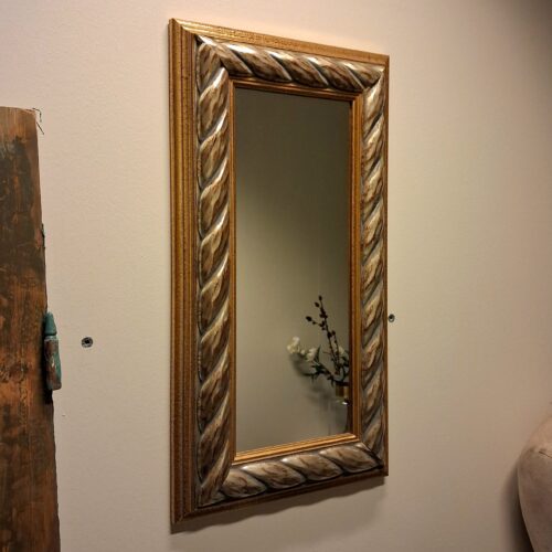 Fint spejl med kraftig guld ramme – i fin stand