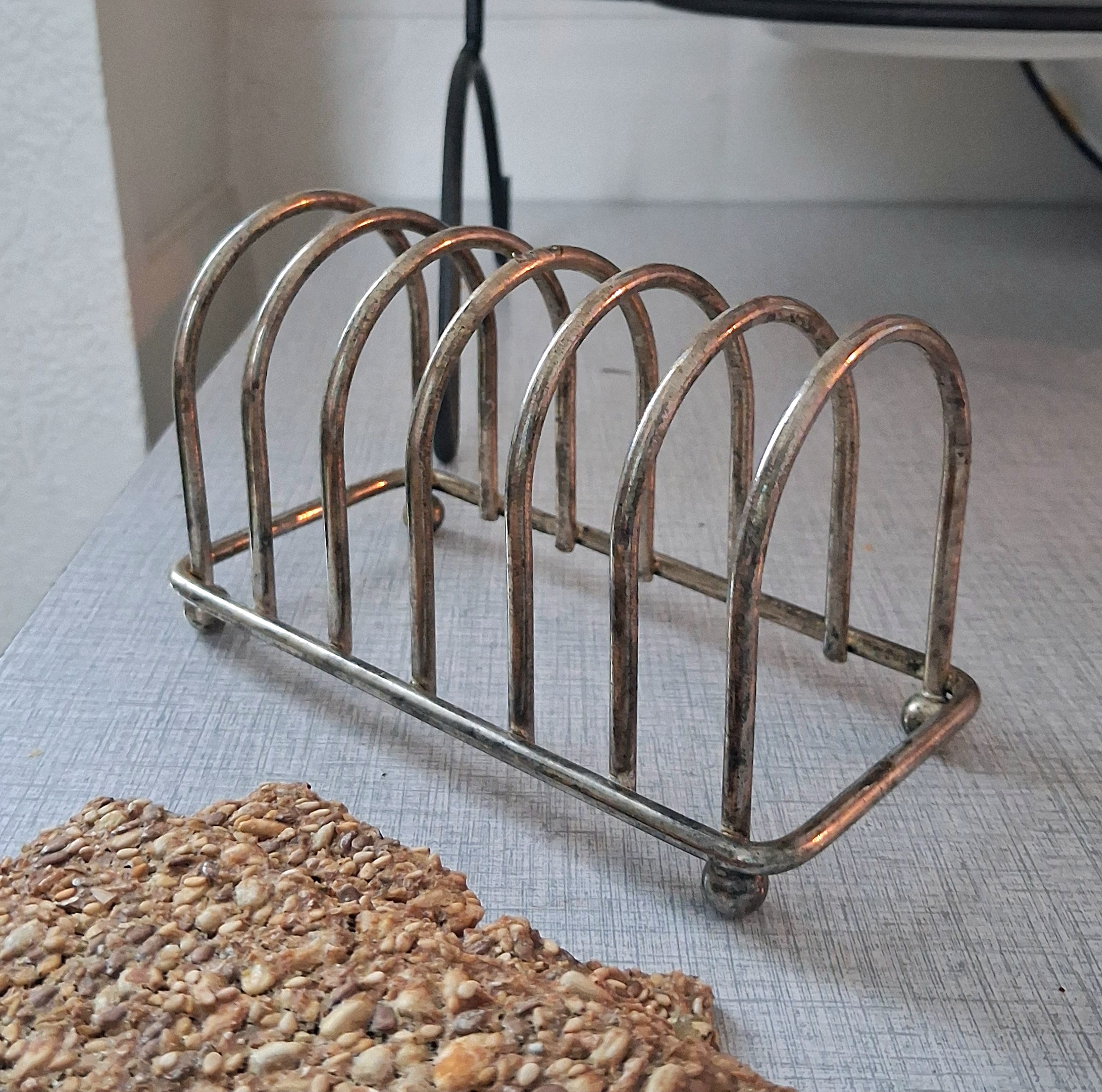 Brød stativ til ristet brød