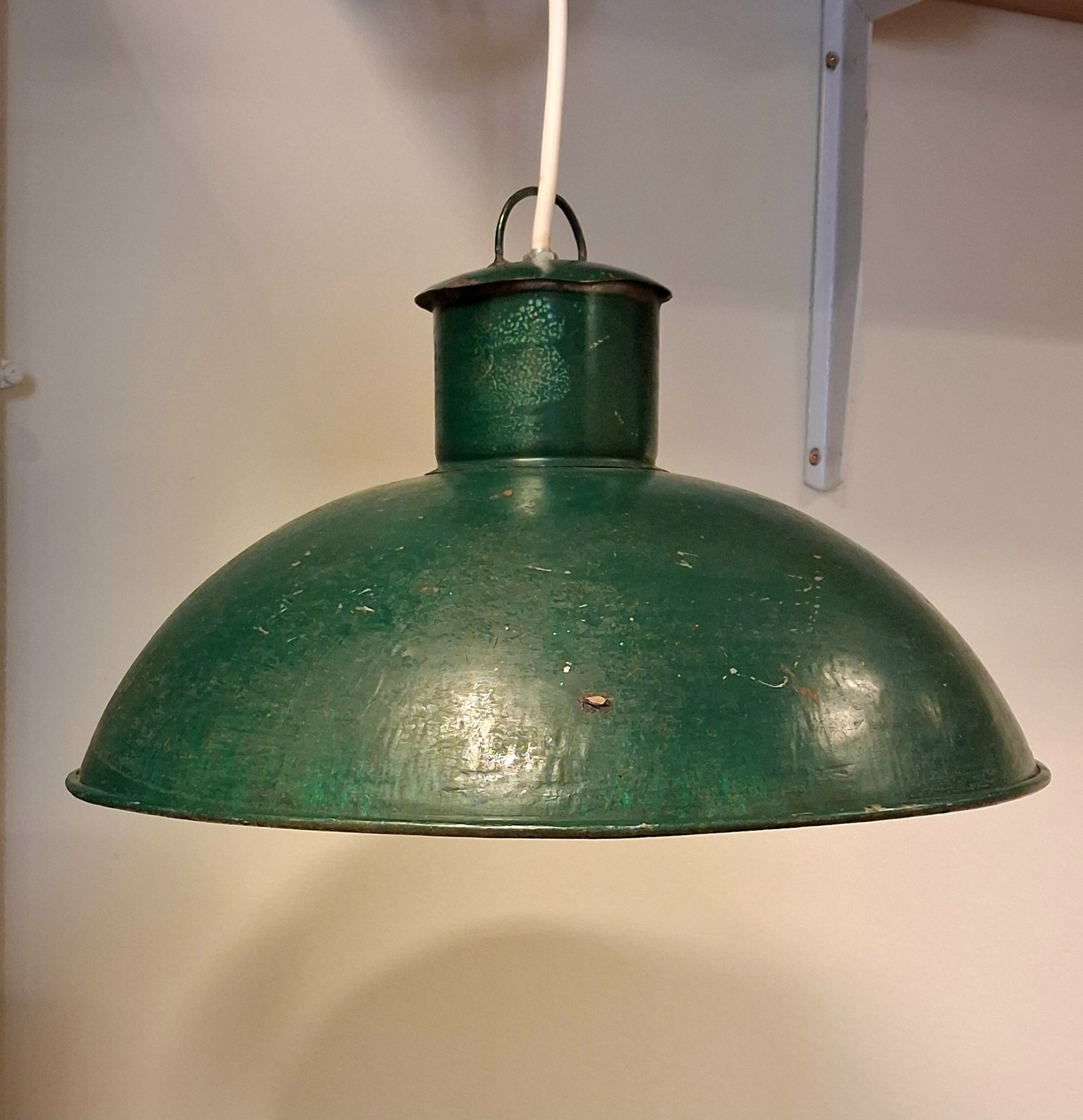 Flot grøn metal værkstedslampe