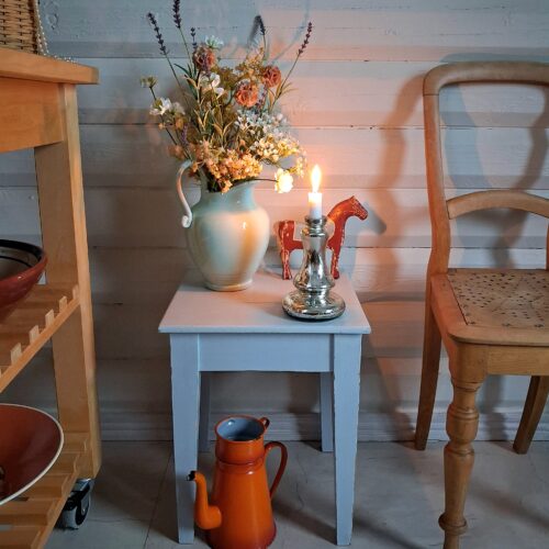 Sød pastelblå skammel – i fin stand