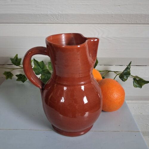 Sangria lerkande med hank i rødbrun glasur