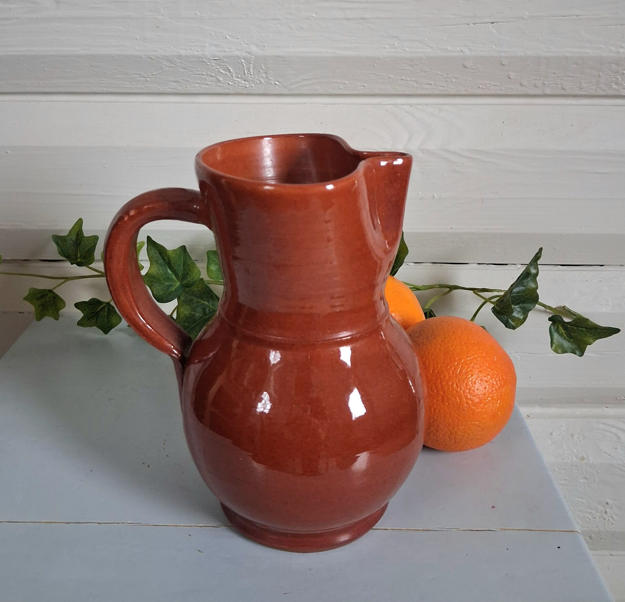 Sangria kande med hank og rødbrun glasur