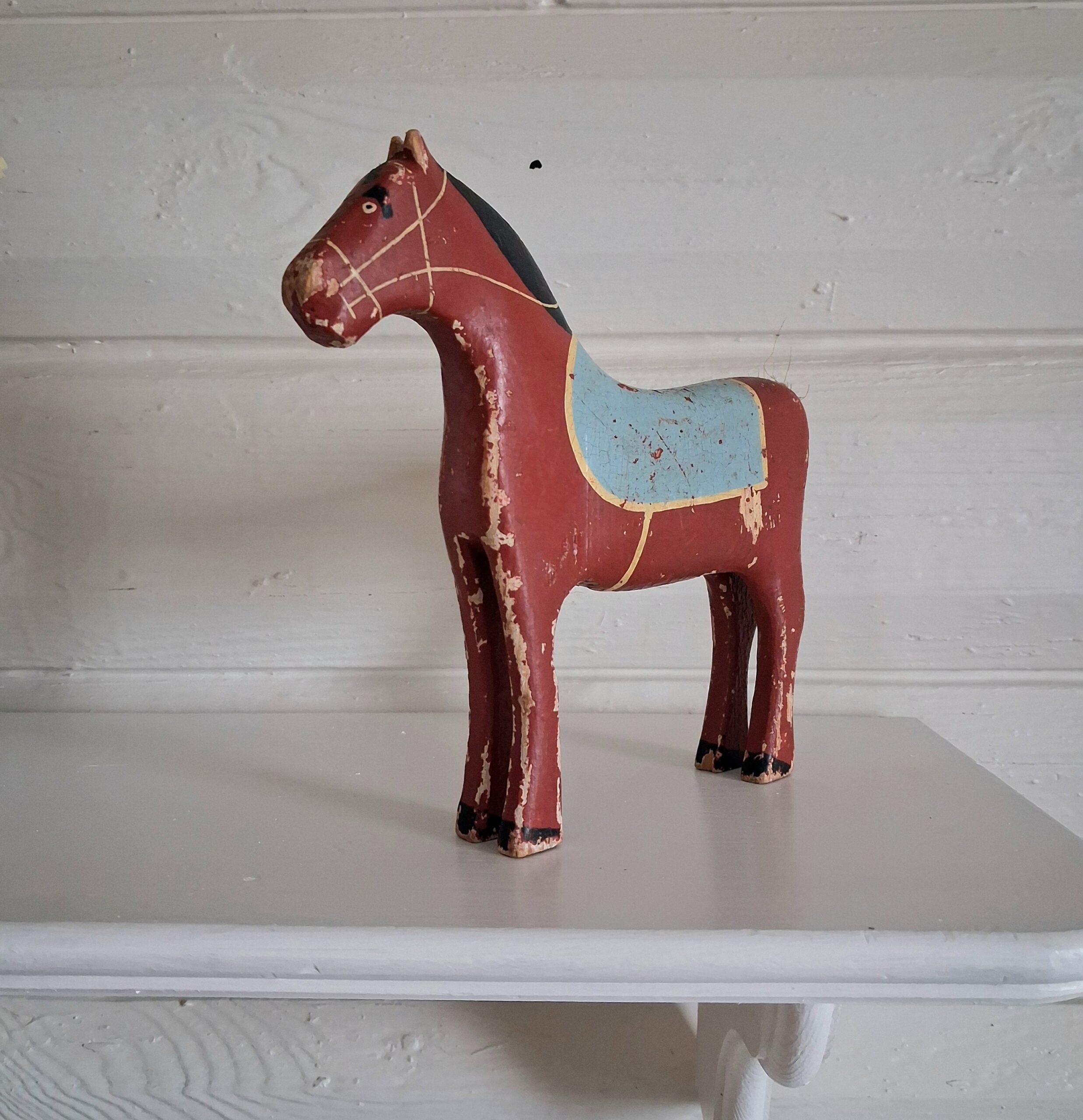 Flot gammel hest i træ